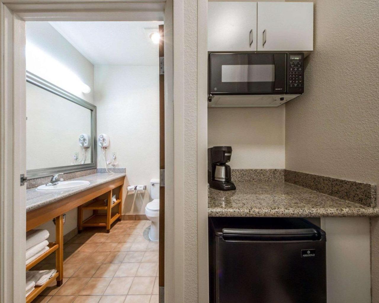 Comfort Inn & Suites Oakland Airport Εξωτερικό φωτογραφία