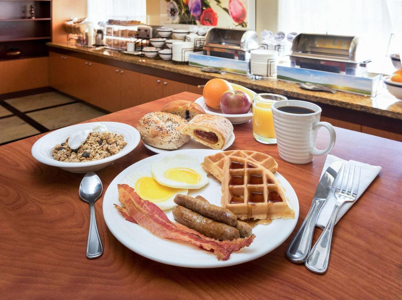 Comfort Inn & Suites Oakland Airport Εξωτερικό φωτογραφία
