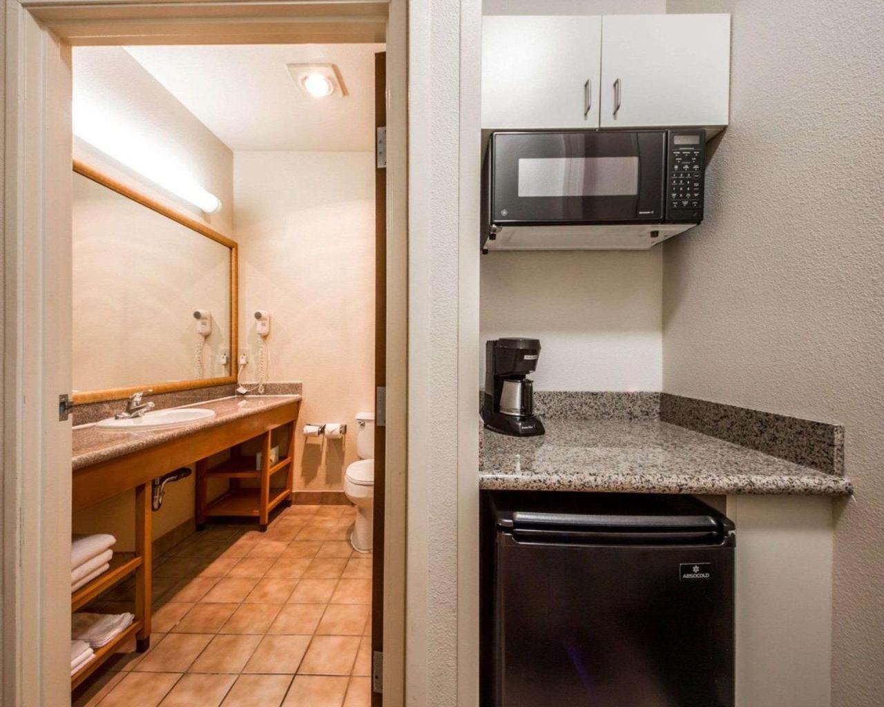 Comfort Inn & Suites Oakland Airport Εξωτερικό φωτογραφία